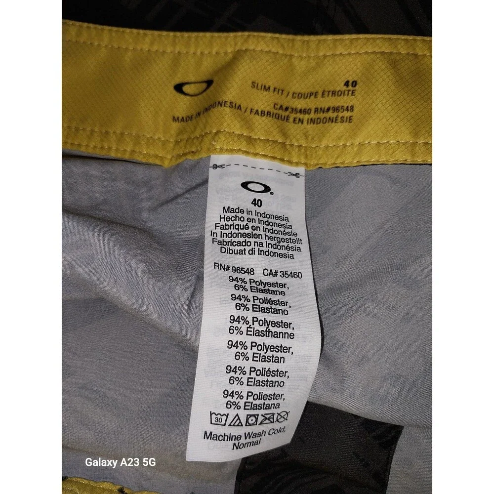Oakley waist 41